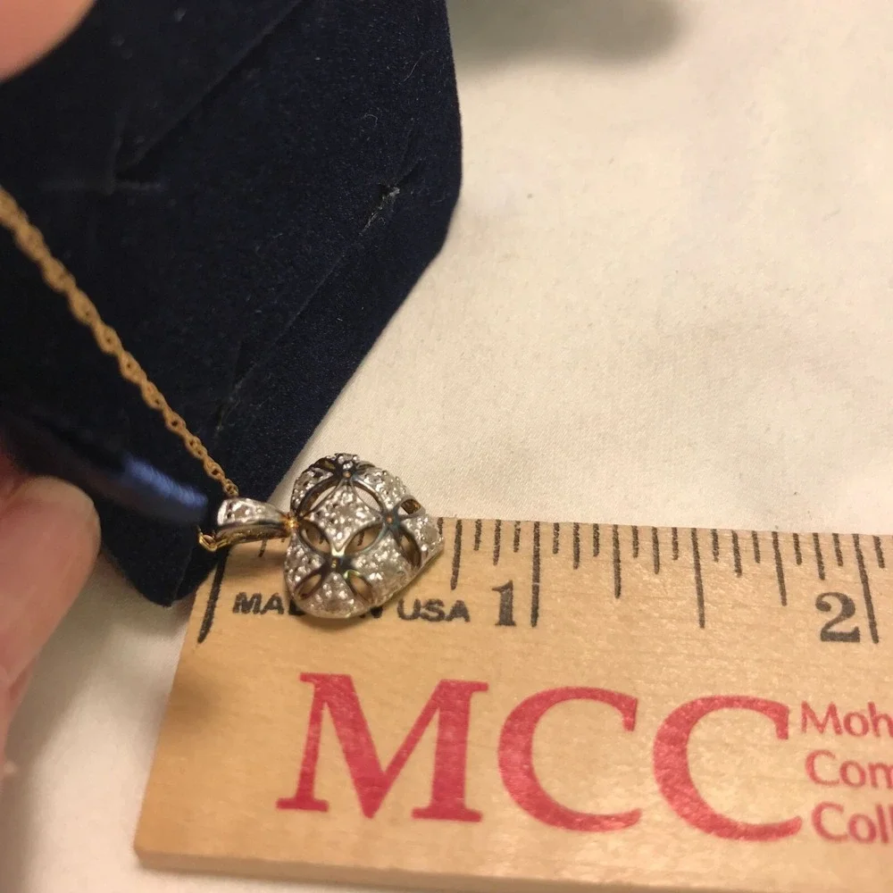 1/8 Carat Diamond Heart Necklace By Avon In Gift Box Sparkling Love Symbol